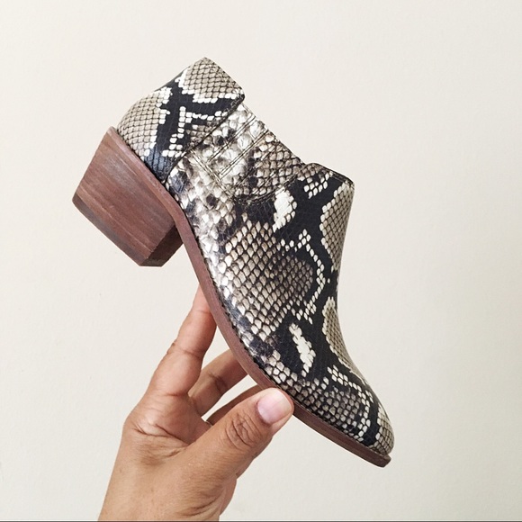 Madewell Heather Snake Print Chelsea Ankle Bootie - Picture 2 of 7